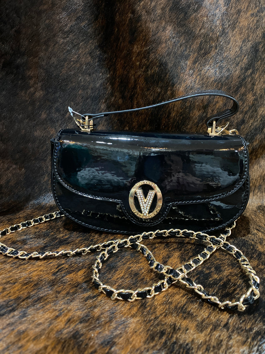 BDC43936-7F5D-405B-9E46-