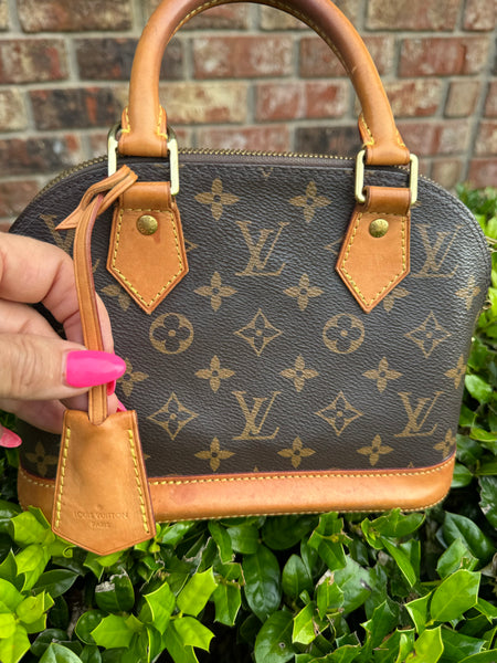 LV197-Louis Vuitton BB Alma