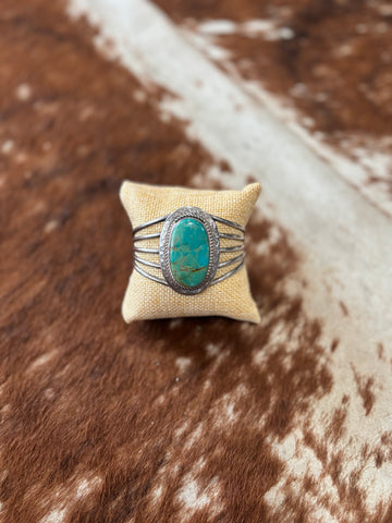 LT11 Sterling Silver Navajo Turquoise Oval Stone Bracelet