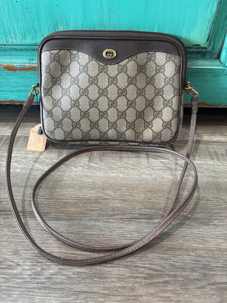 LV242 Vintage Gucci GG Supreme Canvas Crossbody