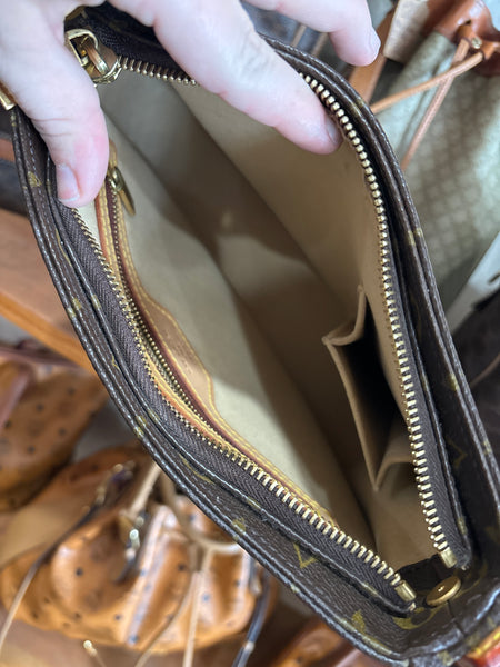 LV330 Louis Vuitton Mono Looping MM