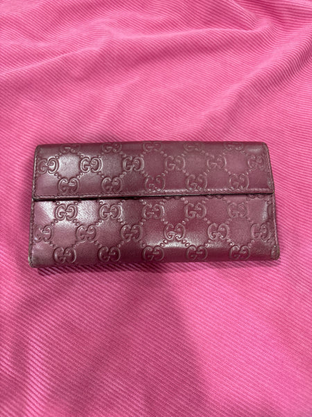 LV225- Pink Gucci wallet with snaps