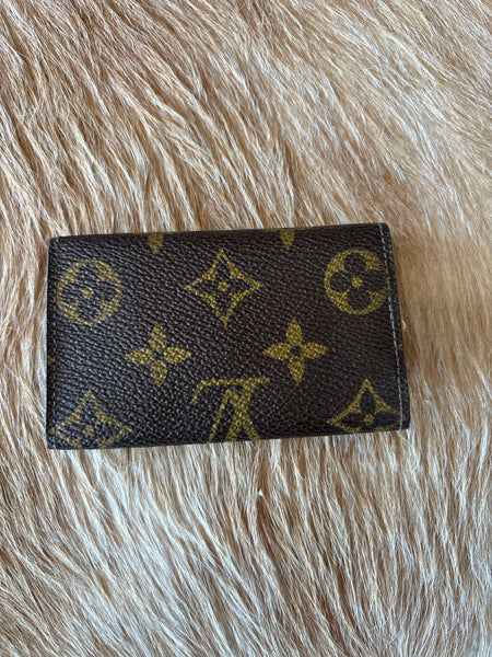 LV154- Louis Vuitton mono key holder