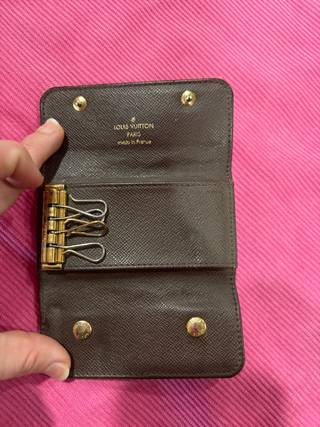 LV207- Louis Vuitton min lin key holder