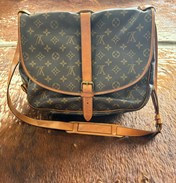 LV331 Louis Vuitton Mono Saumur 35 Shoulder Bag