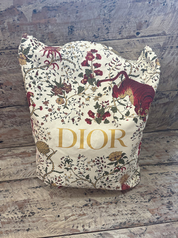 LV200(a)- Dior tote bag