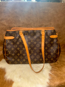 LV128- Louis Vuitton batignolles aid buckle shoulder bag