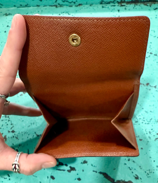 LV227- 2000 Louis Vuitton Monogram Elise Bifold Wallet (B)