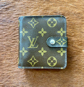 LV227- 2007 Louis Vuitton Monogram Elise Bifold Wallet (A) – Mule
