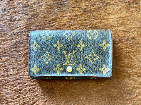 LV228 Louis Vuitton Monogram Medium Wallet (B)