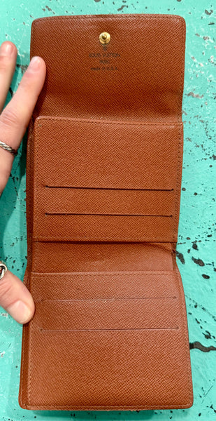 LV227- 2000 Louis Vuitton Monogram Elise Bifold Wallet (B)