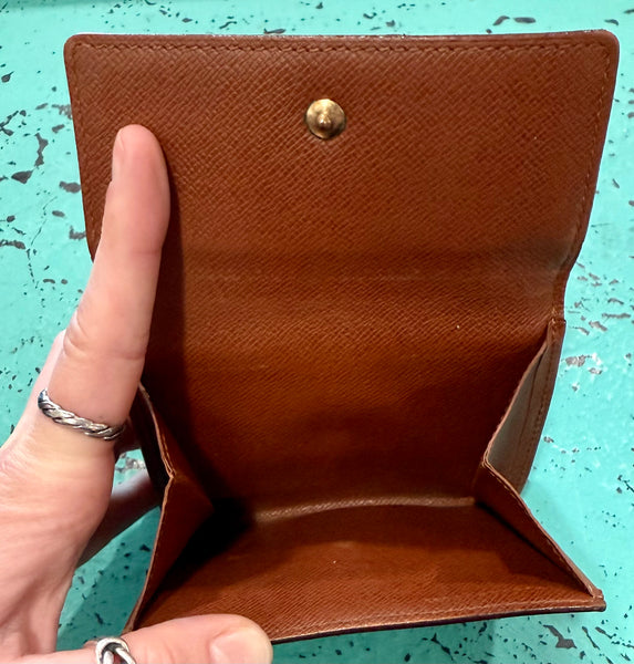 LV227- 2000 Louis Vuitton Monogram Elise Bifold Wallet (D)