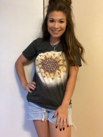 Leopard Sunflower V-Neck 🌻😍